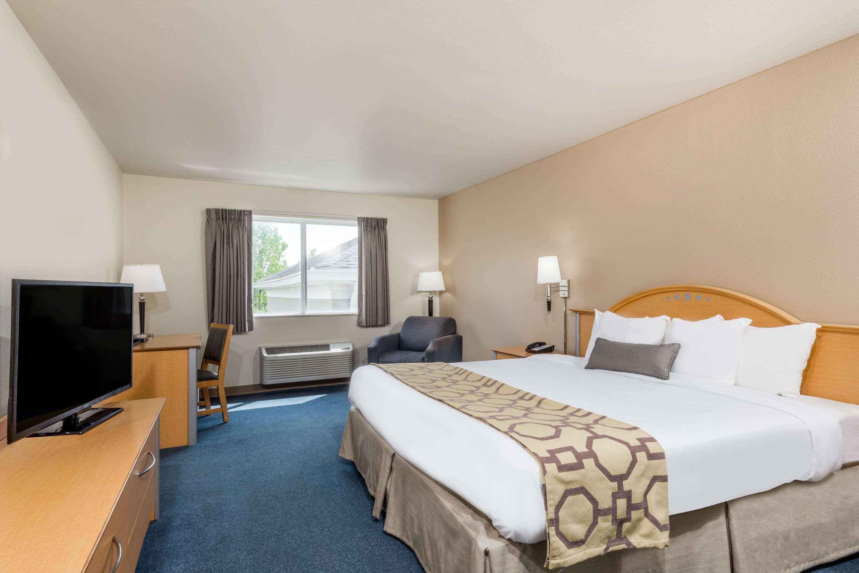 Baymont By Wyndham Noblesville Exterior photo